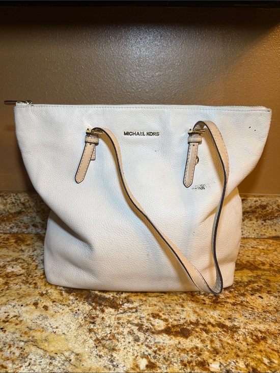 Michael Kors Handbags - Michael Kors Cream Leather Shoulder Tote with Gold Logo